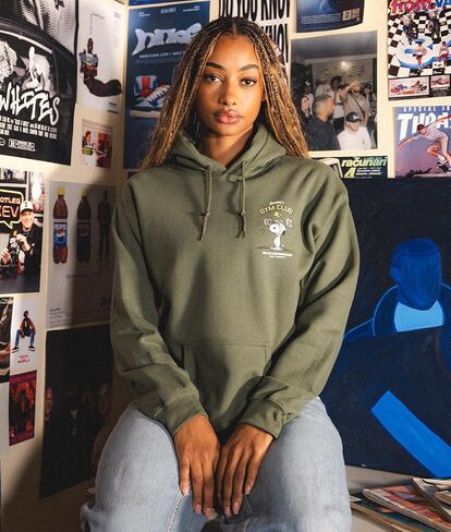 جمعية مكافحة الشغب الرسومية النسائية و sweatshirt مقنعين in Kuwait