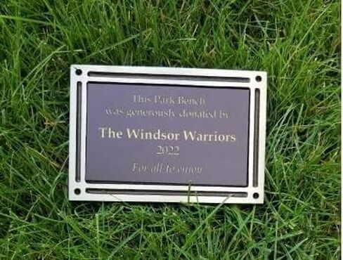 Outdoor Memorial Plaque Sign – Weatherproof Cast Aluminum Bench, Tree, Garden Dedication Marker with Custom Engraving – Brown/Gold 8x10 Inches for Loved One Tribute in Saudi Arabia