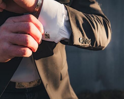 Montana Silversmiths Classic Engraved Cuff Links in Kuwait