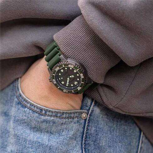 Fluororubber Watch Band Quick Release Diver FKM Rubber Watch Strap 18mm 20mm 22mm 24mm Ventilated Soft Durable Universal Smartwatch Band Replacement Strap for Men & Women in Saudi Arabia