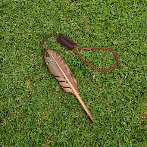 KVV Premium Single-Prong Feather-Inspired Divot Tool with Leather Lanyard – Perfect Golf Gift for Golfers in Saudi Arabia