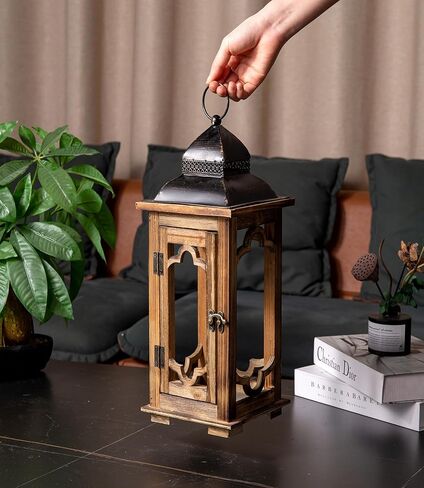 مجموعة كبيرة من الفوانيس المعدنية الخشبية الفوانيس من 2 ، وفوانيس أرضية مزخرفة ريفي ، وبيوت القرية الداخلية/الخارجية فانوس للديكور المنزلي (بدون زجاج) in Kuwait