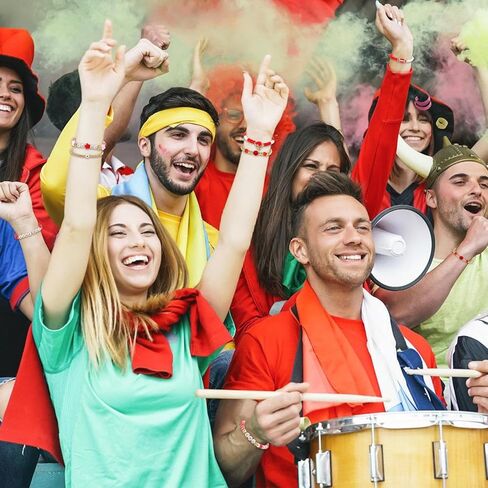 أساور يوم اللعبة للنساء - أساور كرة القدم الحمراء قابلة للتكديس هايشي كلاي حبات - مجوهرات لعبة كرة القدم - أساور المعجبين بالرياضة - الملحقات الحمراء للنساء in Kuwait
