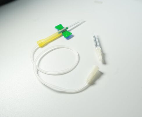 50pcs إبر مجموعة الدم ، إبر فراشة 21g 21g × 3/4 "× 12" معقمة ملفوفة بشكل فردي in Kuwait