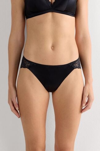 Woman's Lace and Silk Bikini Briefs in Kuwait