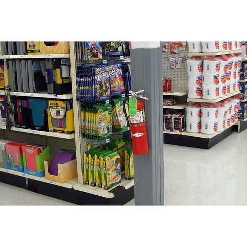 واقي العمود 11 "× 11" × 60 "البولي إيثيلين عالية الكثافة. غلاف العمود المربع يحمي الأعمدة الرأسية ودعم الحزم من عربات البقالة والشوكة الشوكية in Kuwait