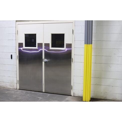 واقي العمود 11 "× 11" × 60 "البولي إيثيلين عالية الكثافة. غلاف العمود المربع يحمي الأعمدة الرأسية ودعم الحزم من عربات البقالة والشوكة الشوكية in Kuwait