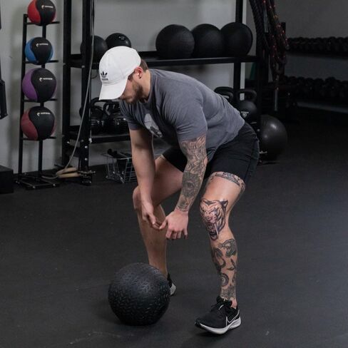 Titan Fitness Rubber Tread Slam Ball ، Loons Dead ، تمرين الوزن - رمي ، الصيد ، Slam ، Twist in Kuwait