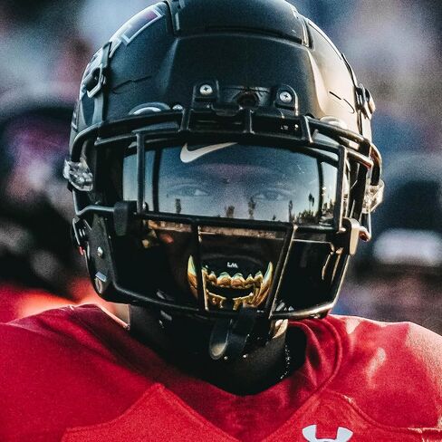 Loudmouth Football Mouth Guard - 3D Chrome Beast Football Liece ، تناسب البالغين والشباب الذين تتراوح أعمارهم بين 5 سنوات ، واقي الفم (Beast 3D - Chrome Black/Gold) in Kuwait