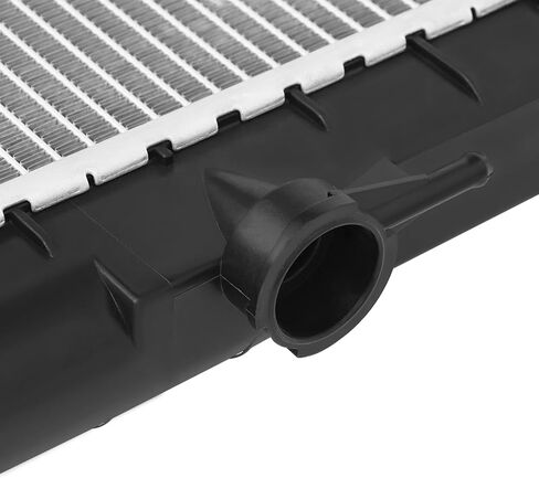 Aluminum Radiator W/Oil Cooler Compatible for 2000-2006 Toyota Tundra Base Limited SR5 4.7L V8 Replace# CU2321 TO3010187 TO3010299 in Saudi Arabia