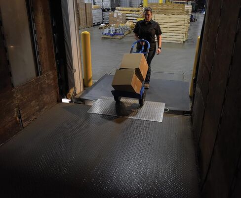 Vestil E-4830 الألومنيوم قفص الاتهام لوحة قابلة للاستخدام 48 بوصة. × 30 بوصة. 3/8 في. سمك اللوحة 4100 رطل. سعة in Kuwait