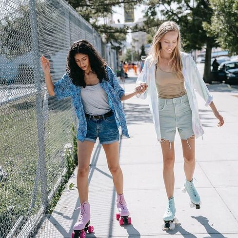 زلاجات دوارة للبالغين، أحذية تزلج رباعية عالية الجودة للاستخدام الداخلي والخارجي، مقاس 6.5 M US للسيدات in Kuwait