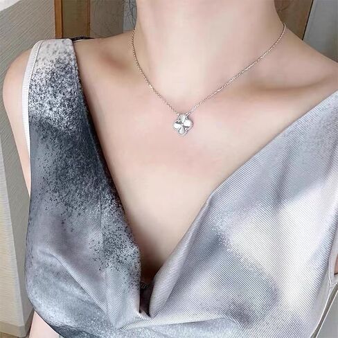 قلادة قلادة من Kelmall Gold Plated Clover for Women - قلادة من الفولاذ المقاوم للصدأ - مربع مجوهرات معبأة in Kuwait