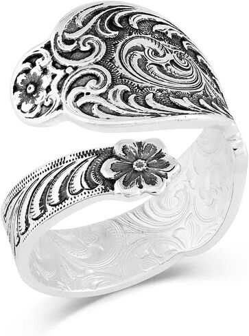 Montana Silversmiths Out West Ring in Saudi Arabia