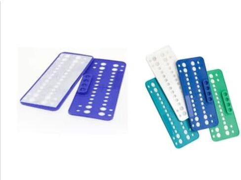 Dental Ortho Bracket Trays 25 Pcs Disposable Trays Holder with 4 Mixing Holes (Turquoise) in Kuwait
