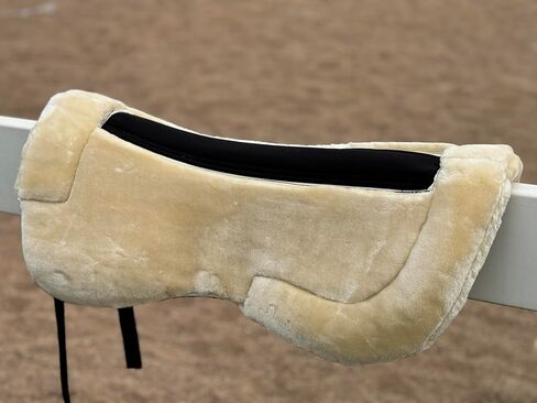 TGW RIDING Horse Half Pad Faux Fur/Sheepskin Horse Half Pads in Kuwait