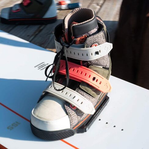 Slingshot Sports 2024 Zuupack Wakeboard Binding in Saudi Arabia