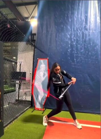 Power Swing Bat Pro - Baseball Softball Swing Training BAT - 5 نطاقات مقاومة قابلة للتعديل - نقاط مرفق متعددة لمسار التأرجح والقوة وسرعة الخفافيش - في التدريب في المنزل جميع الأعمار in Saudi Arabia