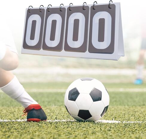 عداد النتيجة للأحداث الرياضية ، لوحة نقاط الوجه المدمجة مع 4 أرقام للبيسبول في الهواء الطلق in Saudi Arabia