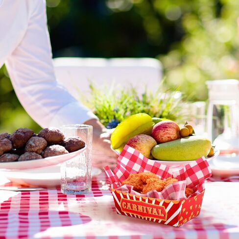 100 PCS Carnival Party Supplies 1.1 LB 50 قوارب صواني الطعام مع 50 شحومًا مشمعًا شمعيًا للورقة كرنفال ناتشو ، حامل سلة الكلاب الساخنة لزينة عيد ميلاد مجمعة in Kuwait