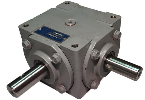 40 HP Right Angle Bevel Gearbox with 2 Keyed Shafts CW/CCW 1:1 - Cast Iron housing - Input Speed: 1,800 Max RPM; 19455-KW-KW-GR in Saudi Arabia