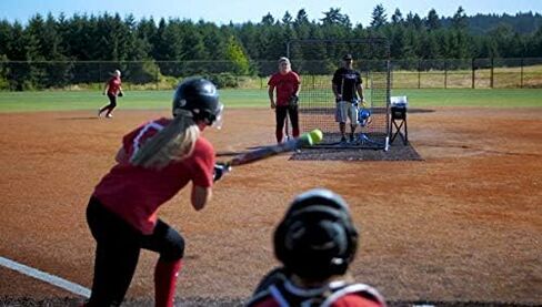 Jugs BP1 Softball فقط آلة الترويج - يلقي كرات نخرية تصل إلى 70 ميلاً في الساعة من ارتفاع توصيل واقعي. in Kuwait