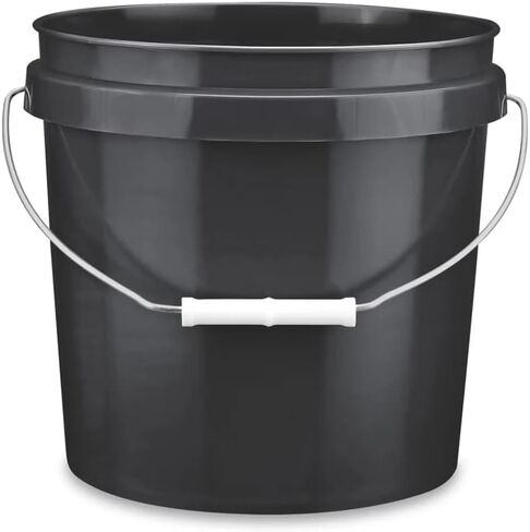 House Naturals 2 جالون دلاء بلاستيكية أسود وصفراء بدون أغطية BPA ، درجة خالية من الطعام المصنوعة في الولايات المتحدة الأمريكية (حزمة 2) in Kuwait