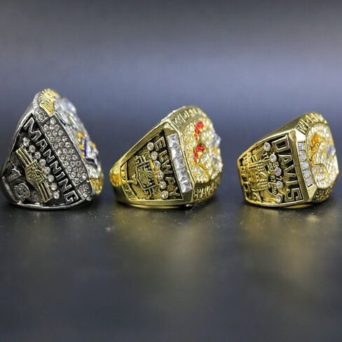 TREASURE FOOTBALL CHAMPIONSHIP RING SET 1997 1998 2015 & LUXURY LEGEND VICTORIOUS RARE SPORTS FAN GIFT SERIES - WITH SANDALWOOD BOX HOLIDAY SHOW COLLECT in Kuwait