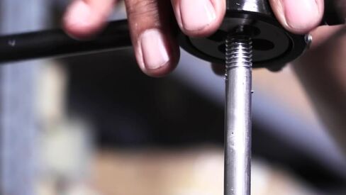 Drill America 1/4"-20 UNC X 1" OD HSS Round Adjustable Die with Matching Die Handle (Wrench), Die Stock in Kuwait