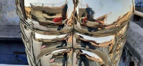 شارع العتيقة في العصور الوسطى الرومانية اليونانية الذهبية النحاس النحاس درع صدرية صدرية ، متوسطة in Saudi Arabia