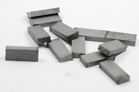 .085 × .150 × 1 بوصة+-الفراغات الكربونية الكثير من 12 جهاز كمبيوتر من عملية القطع in Kuwait