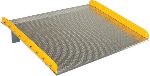 Vestil TAS-15-7260 الألومنيوم Dock Board Curb 72 in. × 60 بوصة. 15000 رطل سعة الفضة/الأصفر in Saudi Arabia