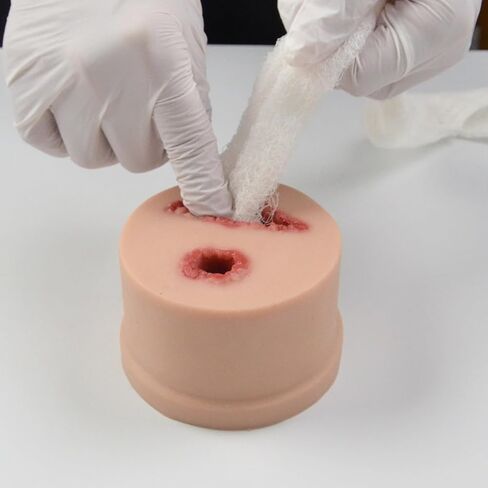 2 في 1-1 في -1 جروح ، مدرب مهام التعبئة ، ومدرب طقم التحكم في النزيف ، توقف عن مجموعة نزيف الممارسة للتعليم الطبي ، وممارسة الطوارئ الإسعافات الأوقية ، والصدمة العسكرية in Kuwait