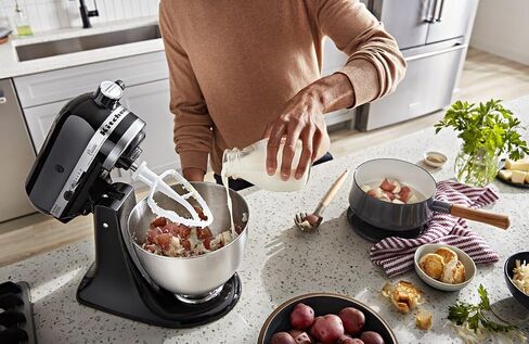 سلسلة Kitchenaid Classic 4.5 Quart Tilt-Head Stand Mixer K45SS ، Onyx Black & KGM ALL FLACK MILL MILL in Saudi Arabia