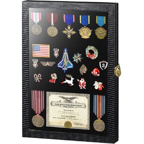 حقيبة عرض دبوس من جلد البولي يوريثان من Fanousy مقاس 14 بوصة × 19 بوصة، لوحة عرض دبوس قابلة للقفل، صناديق عرض ظل عسكرية قابلة للقفل مع إطار صندوق ظلال للحماية من الأشعة فوق البنفسجية بنسبة 98% لمجموعة شريط تصحيح ميدالية ديزني العسكرية in Kuwait