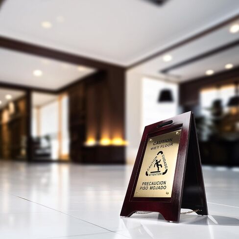 علامة الحذر الخشبية الممتازة علامة الأرضية الرطبة - ثنائي اللغة مع أقدام بلاستيكية غير مركبة - للفنادق والمدارس والمكاتب والمناطق ومراحيض وتجمعات البلياردو والمحلات التجارية - صفيحة نحاسية - (2 عبوة) in Kuwait