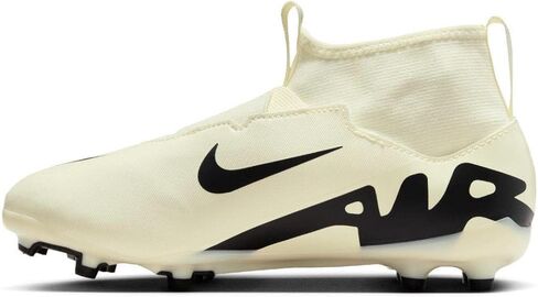 أحذية كرة القدم Nike للجنسين والطفل in Saudi Arabia