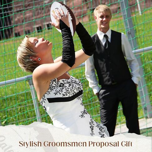Soulchen Wedding Groomsmen اقتراح هدايا كرة القدم لحفل الزفاف رمي رمي 12 بوصة كرات القدم المحفورة مع 1 مضخة 1 إبر صافي حقيبة لاستقبال اللعبة لصالح in Saudi Arabia