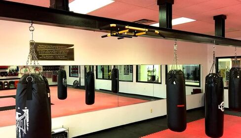 I-Beam Pull Up Bar/Chin up Bar (Black Long Bar with Bent Ends) in Saudi Arabia
