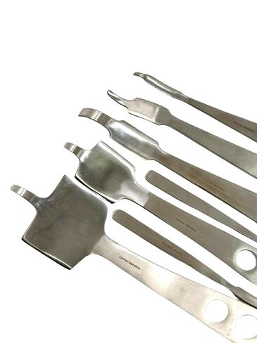Hohmann Orthopedic Retractor Set of 7 Pieces Tissue Retractor - German Stainless Steel in Kuwait