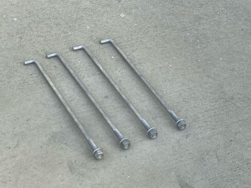 Sandbaggy 1/2 "× 18" مرساة خرسانية ملولبة L -bolts (المكسرات والغسالات المشمولة) - حار غطس غلف - لوحة عتبة ، لوحة قاعدة ، البناء ، الخشب ، مرساة الأسمنت ، J الترباس (10 ، 1/2 "× 18") in Kuwait