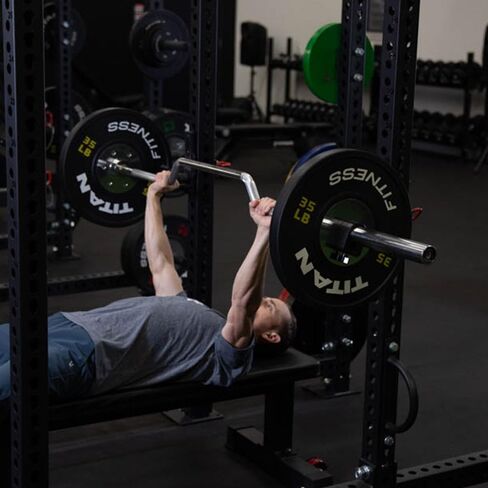 Titan Fitness Cambered Olympic Bench Press Bar ، تم تقييمه 600 رطل ، 2.75 بوصة من الأسطوان in Saudi Arabia