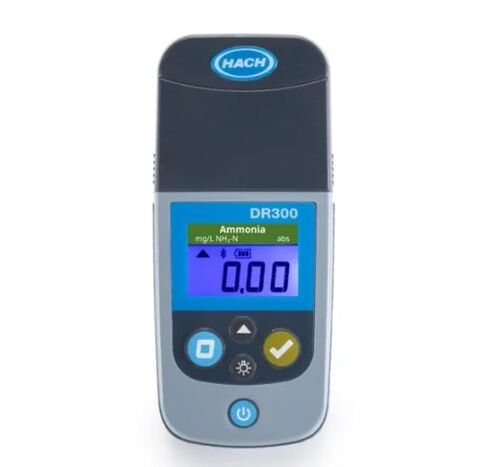 hach dr300 colorimeter ، monochlor/free ammonia ، مع حالة حمل ، LPV445.97.26110 in Saudi Arabia