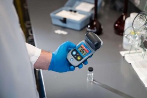 Hach DR300 Pocket Colorimeter, Ozone, with Carrying Case, LPV445.97.04110 in Kuwait