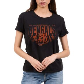 Junk Food Clothing x NFL - قميص مشجعي فريق Spotlight بأكمام قصيرة - ملابس مرخصة رسميًا من الدوري الوطني لكرة القدم الأمريكية in Kuwait