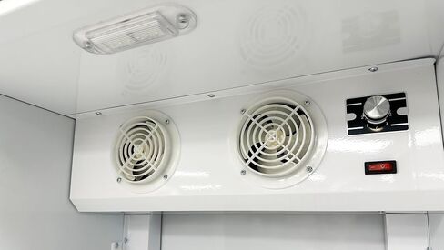 ثلاجة باب زجاجية تجارية ، تاجر ETL Coller Cooler ، 64 "علبة عرض عالية ، تبريد المروحة 9.8 Cu. in Kuwait