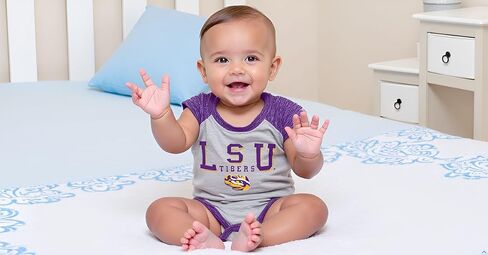 ملابس Wes and Willy Baby College Sports Fan Supe One Piece Snap Pack و Short Set نمط خيوط غائم in Kuwait