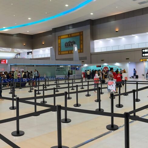 مجموعة من Geelin Heavy Dick Control Stanchions Stanchion Stanchion Stanchion مع حاجز أمان مع حزام قابل للسحب وحاجز التحكم في الحشد (9.8 قدم ، أسود ، 12 جهاز كمبيوتر الشخصي) in Kuwait