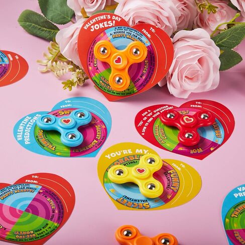 Joyin 28 حزم بطاقات Valentines مع Fidget Spinner ، Trispring Hand Hand Finger Fidge Toy لجوائز الفصول الدراسية Day Children in Saudi Arabia