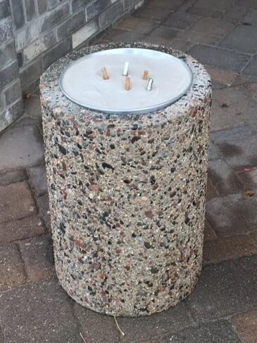 رمال منفضة سجائر للاستخدام الداخلي والخارجي (أبيض) (10 رطل.) in Kuwait